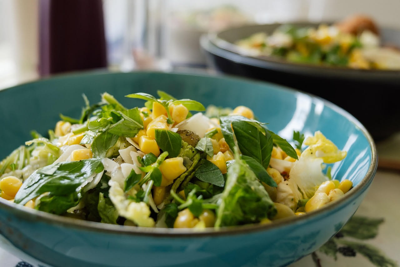 Insalata di pollo e mais