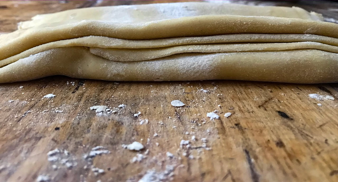 Lezione 51 - La pasta fresca all'uovo: impasto e sfoglia
